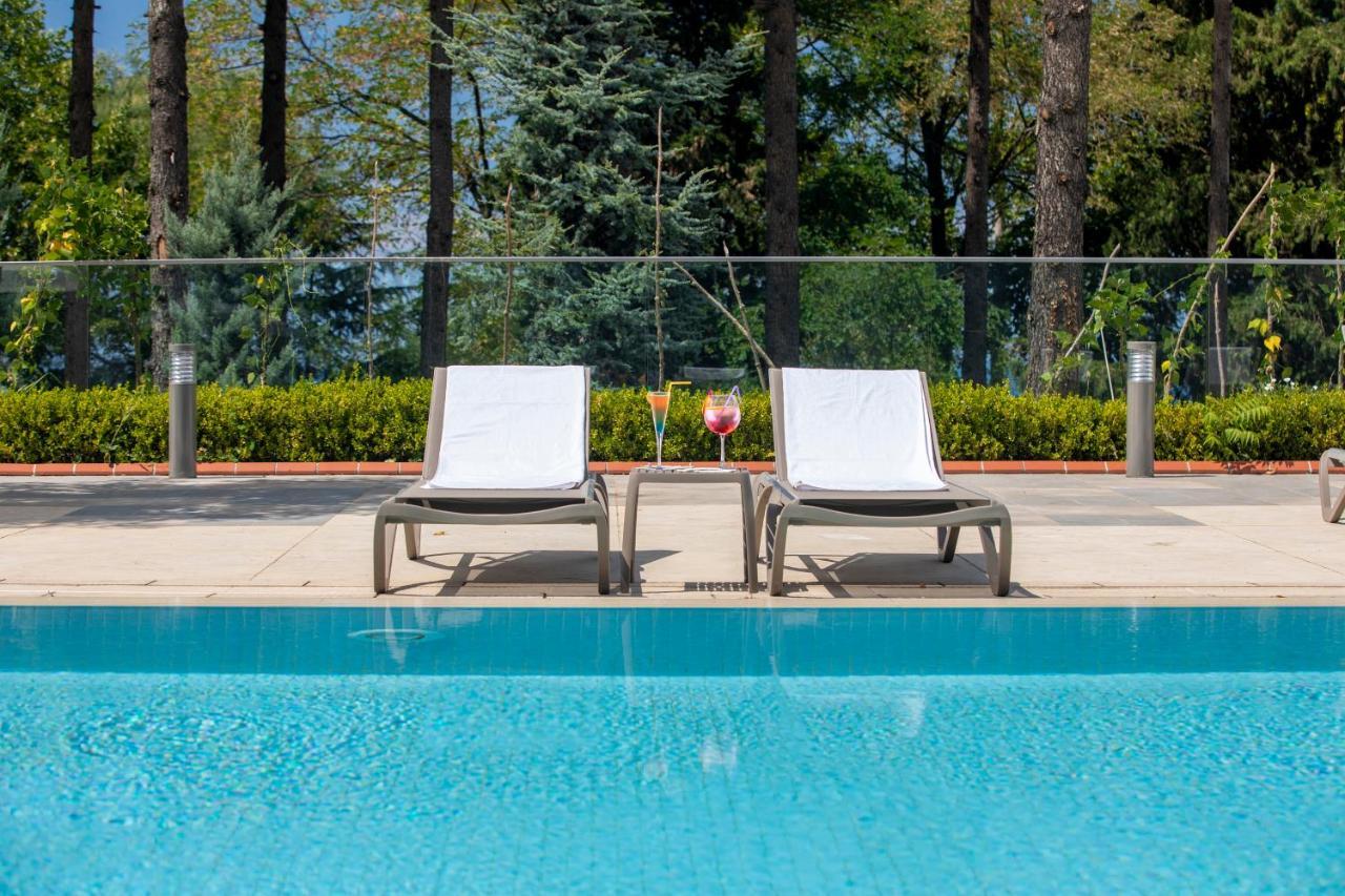 Radisson Blu Hotel Трабзон Екстериор снимка The swimming pool at the hotel