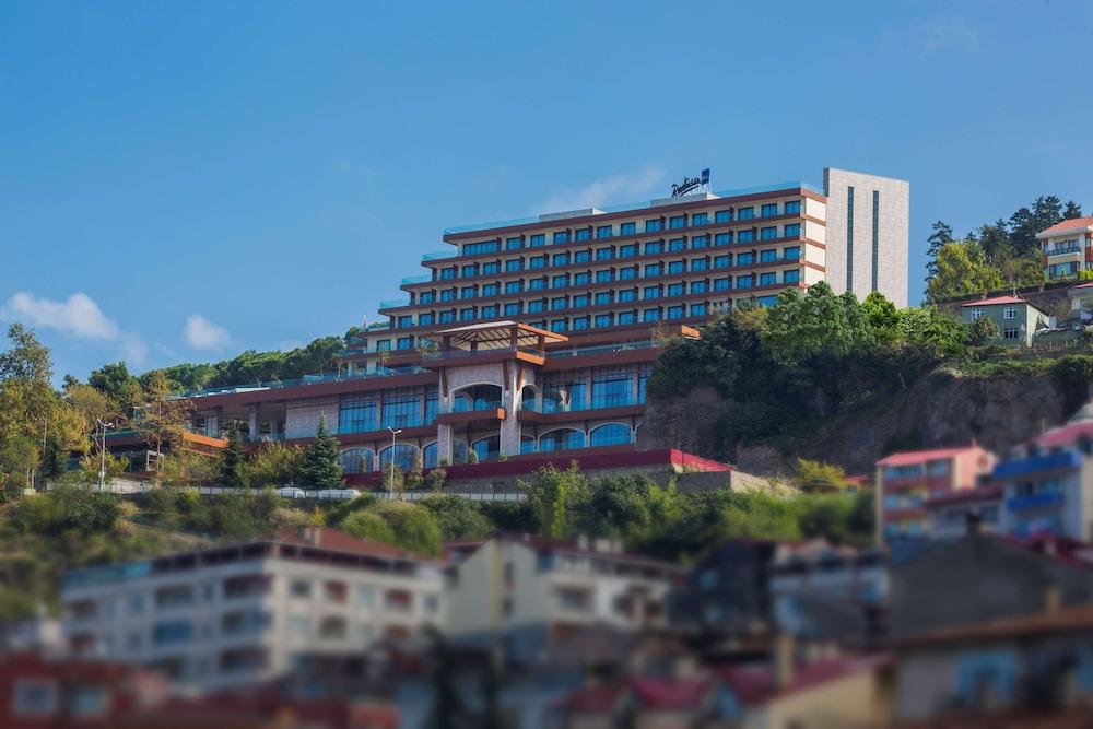 Radisson Blu Hotel Трабзон Екстериор снимка