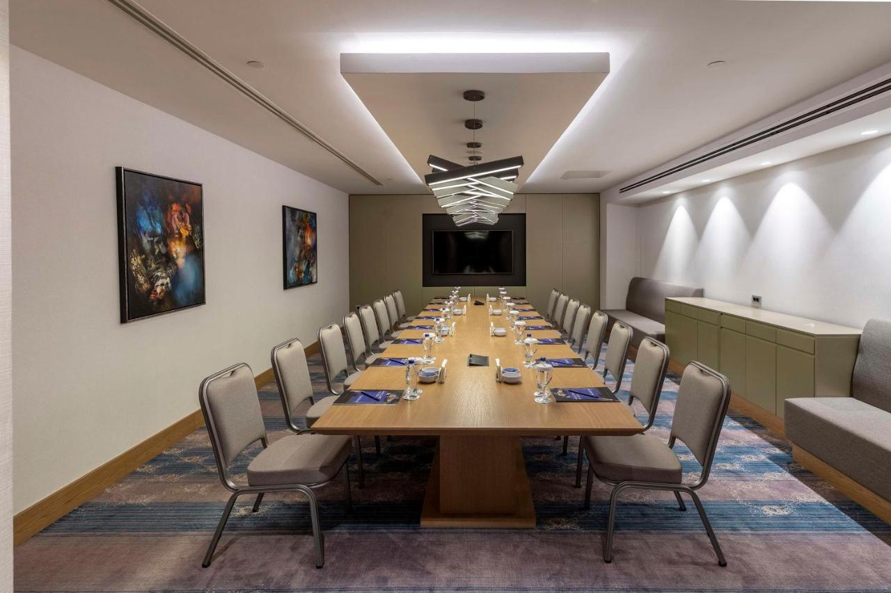 Radisson Blu Hotel Трабзон Екстериор снимка Boardroom at the hotel