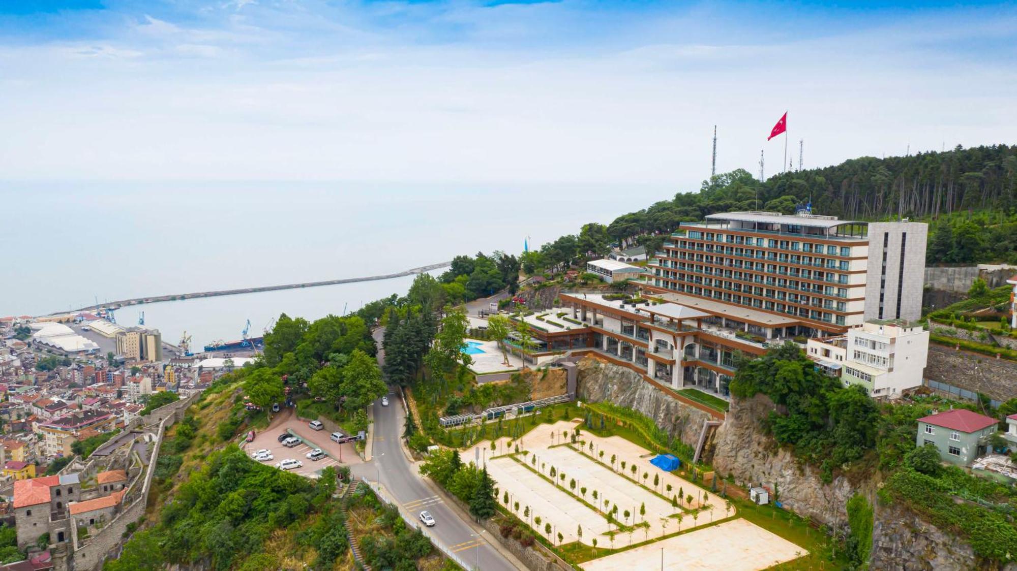 Radisson Blu Hotel Трабзон Екстериор снимка The hotel in 2016