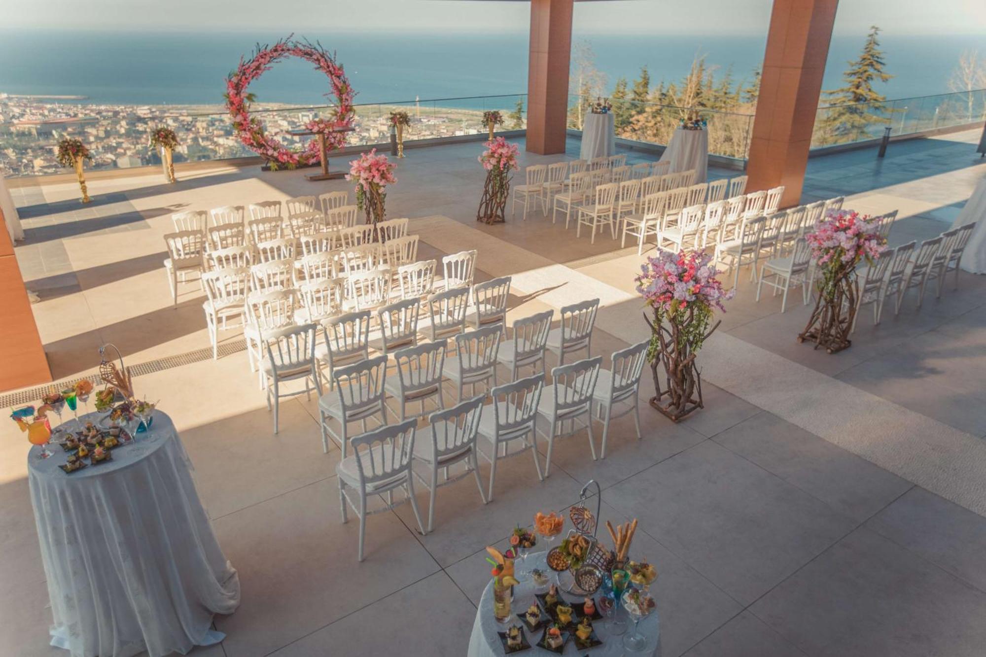 Radisson Blu Hotel Трабзон Екстериор снимка The wedding venue